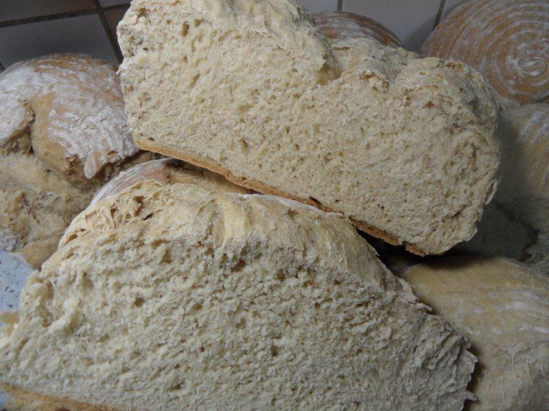 Bauernbrote Anschnitt.jpg