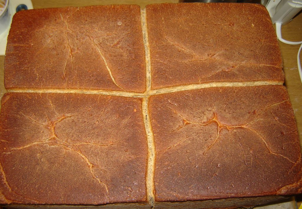 Holzbackrahmenbrot05.jpg