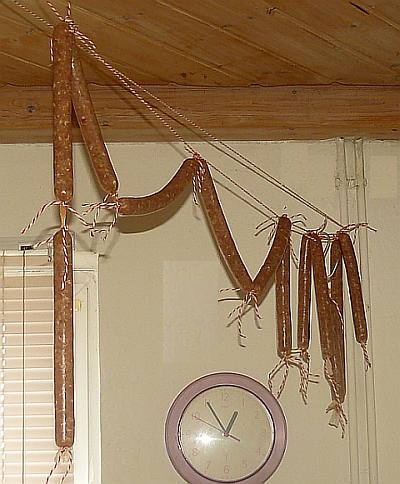 Wursthimmel :-) <br />Nun müssen sie umröten, dann werden sie noch geräuchert.