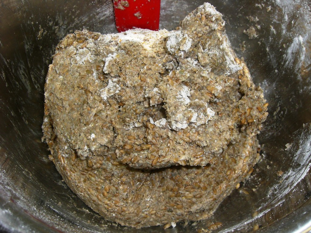 der Teig ist mir zu fest, ich gebe mehr Wasser zu