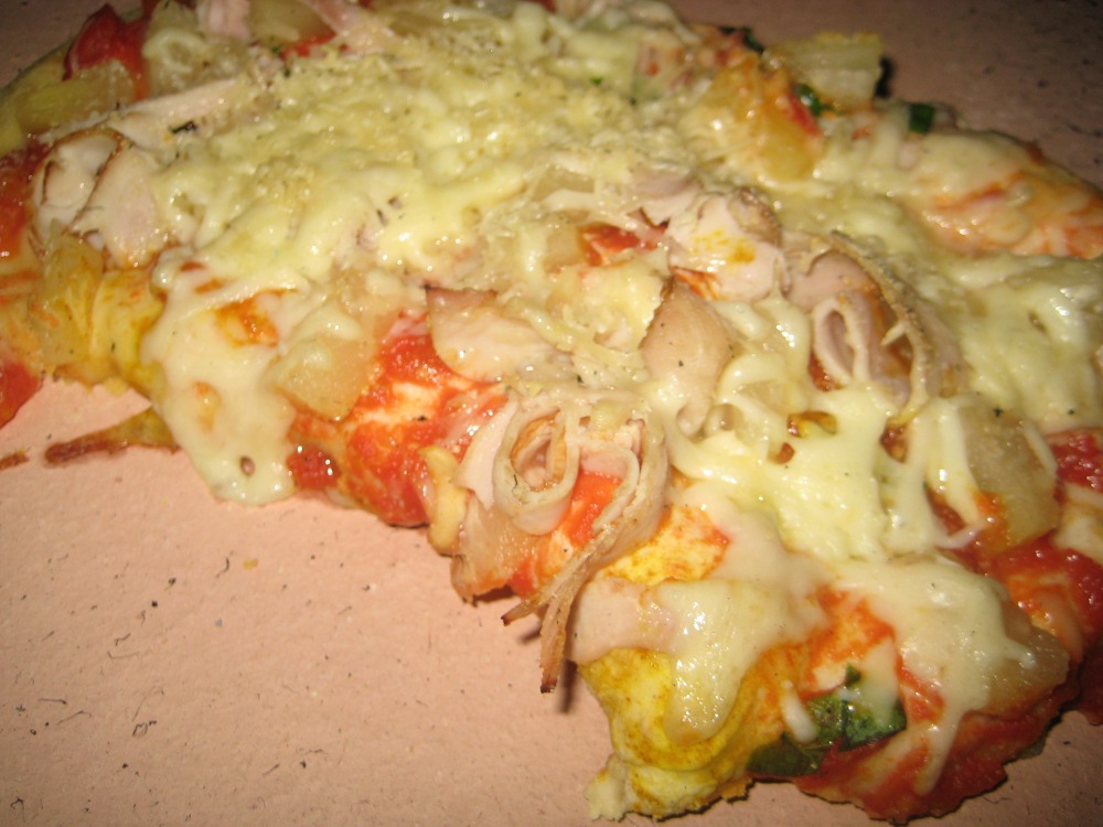 Hatte mich immer gewundert, warum erste Pizzen immer so halbmondförnig sind, nun hier isses genau so weil das Luder nicht vom Schuss runter wollte....