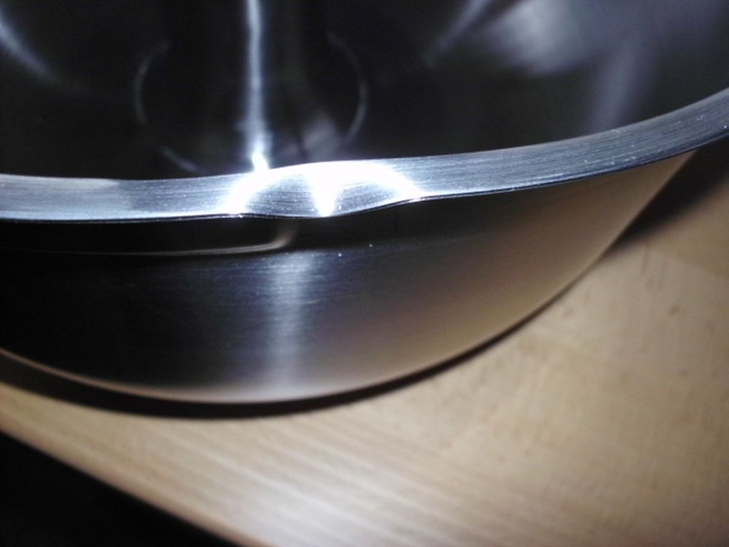 am Rand seht ihr die Beschädigung