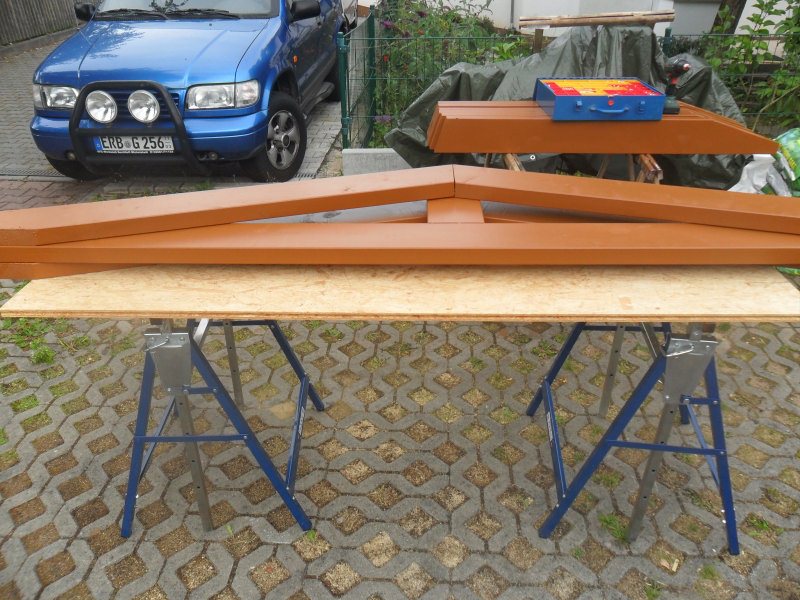 Wichtig: die einzelnen Elemente vor der Montage komplett fertigstreichen, dann gibt <br />es später keine hässlichen Kanten.