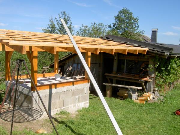 Heir von der Wetterseite gesehen mit Lattung.