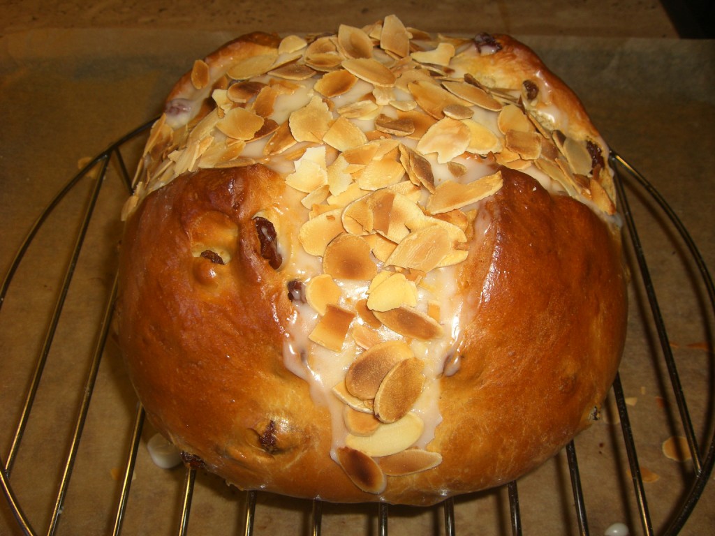 Zuckerguss und Mandelblättchen