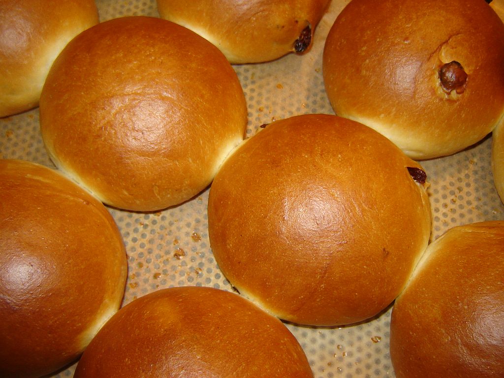 Rosinenbrötchen02.jpg