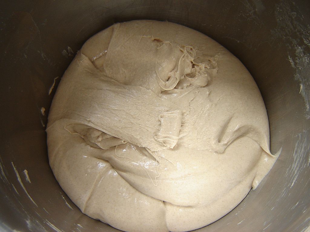 Teig nach dem Kneten - Klebergerüst ist gut ausgebildet