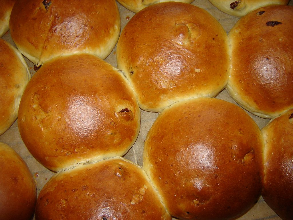 Rosinenbrötchen05.jpg