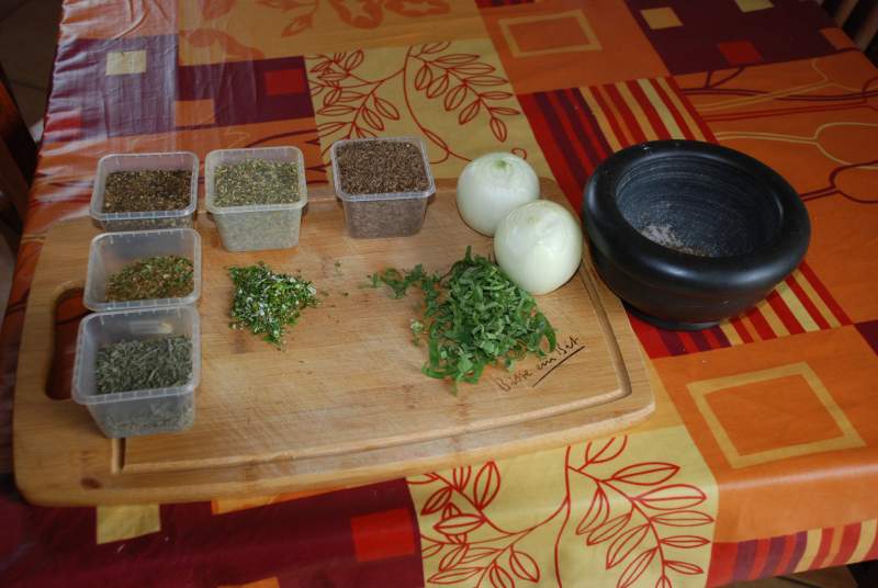 Rosmarin, Salbei, Zwiebeln, Pfeffermischung, ital. Kräutermischung, Gourmetgewürzmischung, Thymian