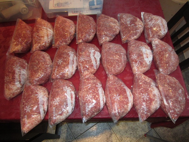 20 mal 1 kilo Brät.JPG