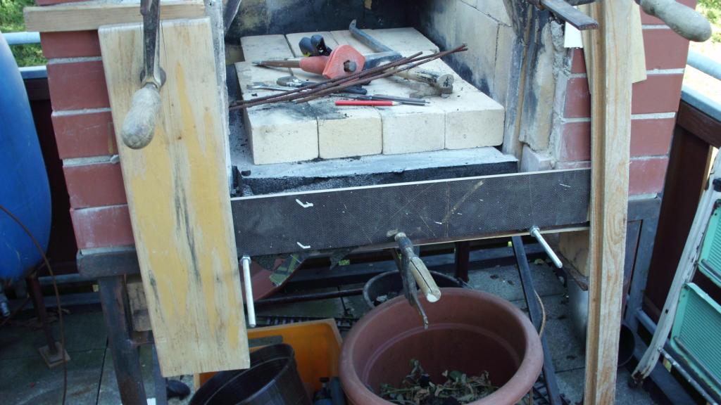 Schalung zwischen den Winkeleisen