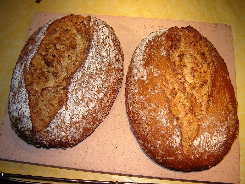 Dinkelsauerteigbrot01.jpg