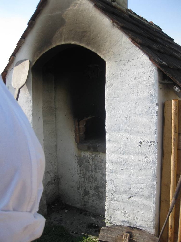 unten rechts steht die Tür!