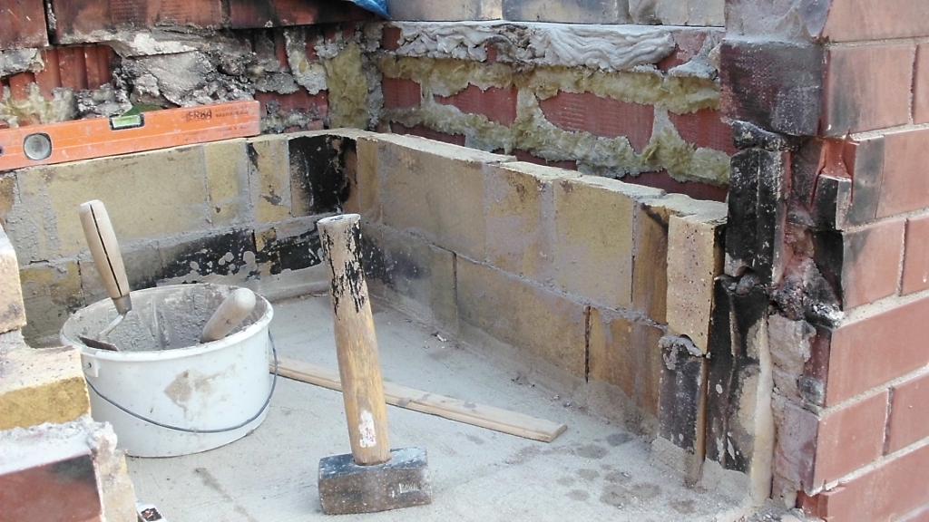 Steine wieder eingemauert