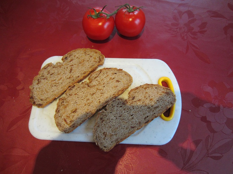 Zwiebelbrot Anschnitt.JPG