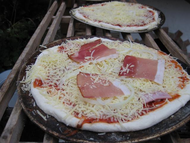 Belegte Pizza