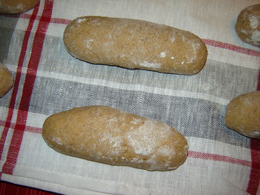 Versuchsbacken_Roggenvollkornbrötchen07.jpg