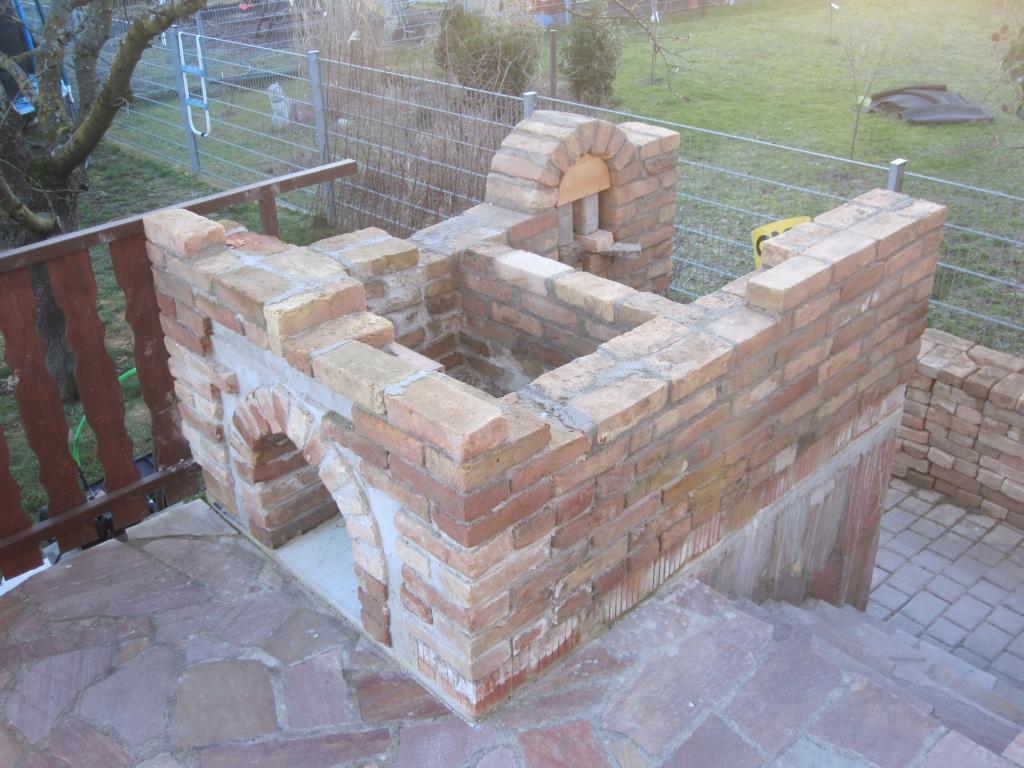 SBO Unterbau Seitenansicht fast fertig.jpg