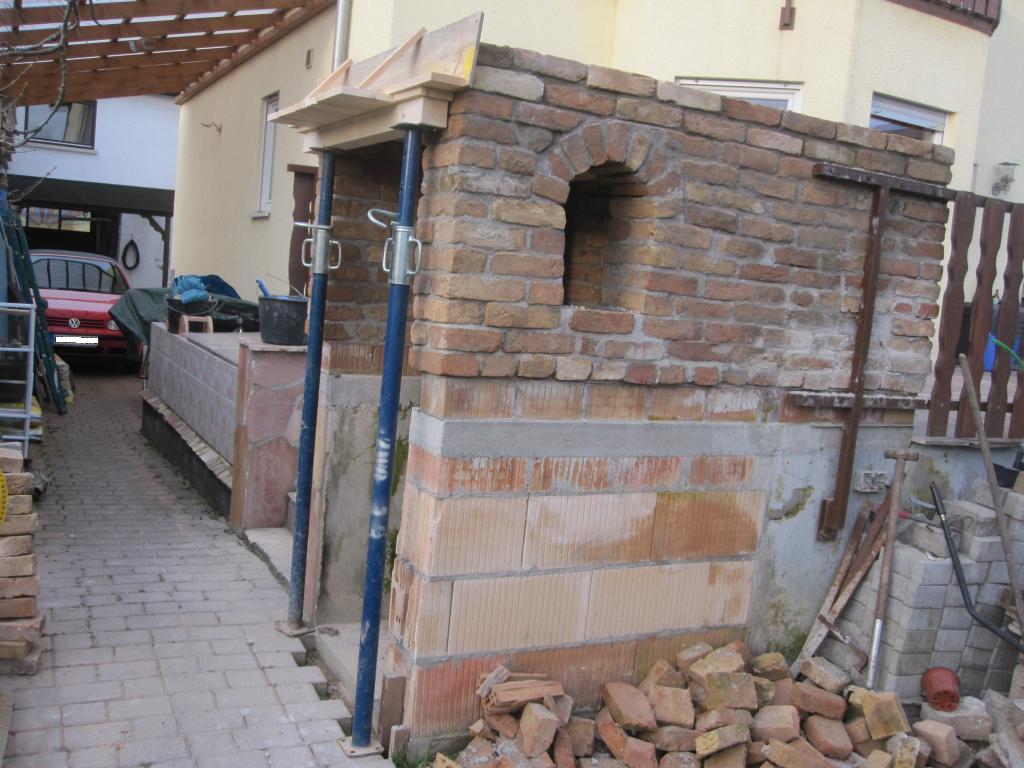 SBO Unterbau fertig Gartensicht.jpg