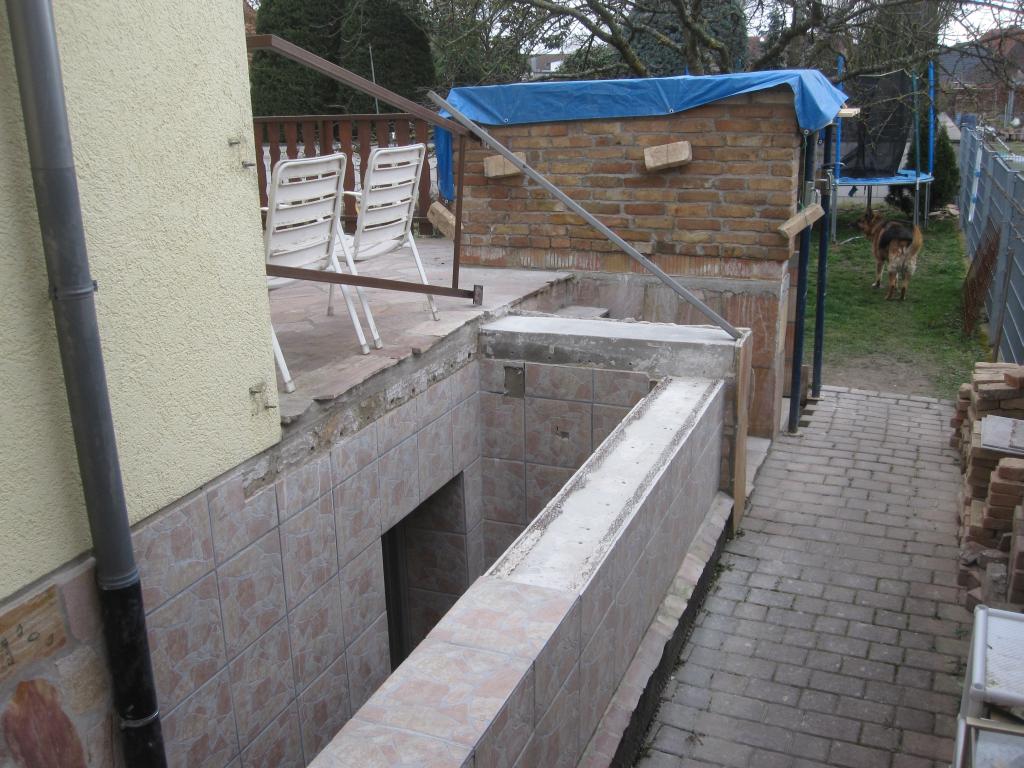 Erweiterung Terasse Rückbau Fliesen.jpg