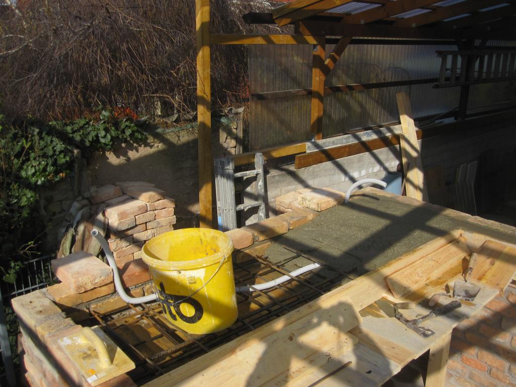 Aussenküche Arbeitsplatte Beton.jpg