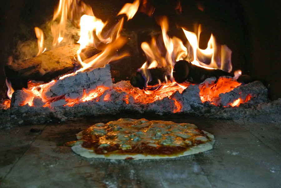 Pizza im Ofen