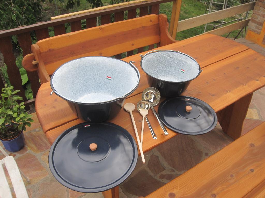 Feuerstelle Kessel.jpg