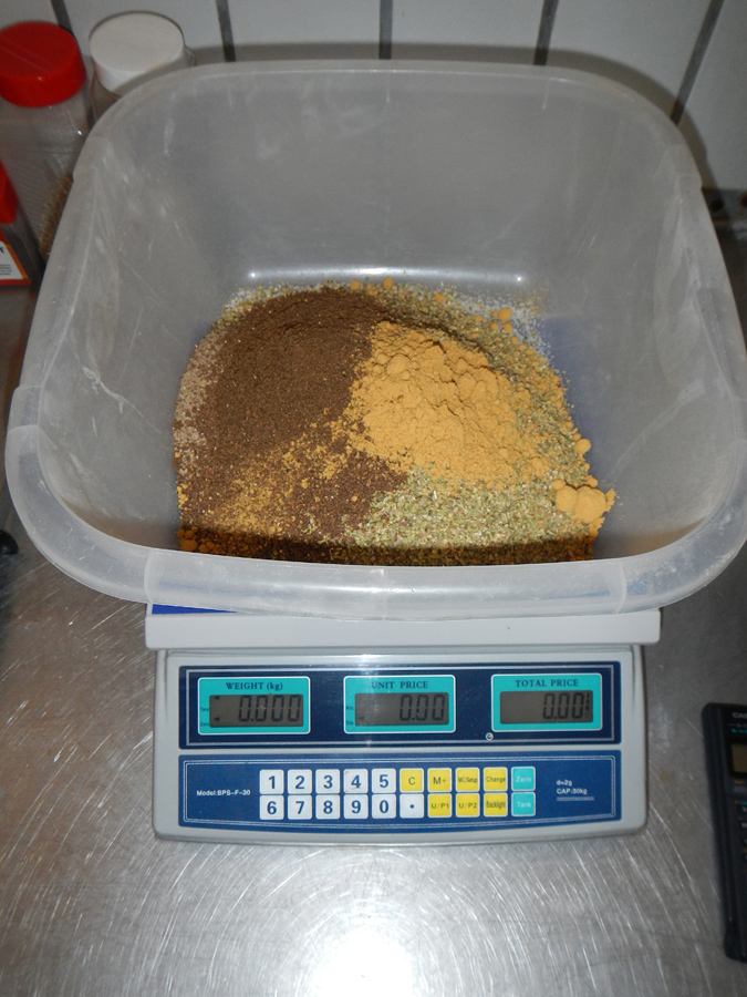 "etwas" Gewürz für die Hälfte der Wurstmasse