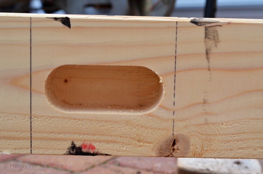 an vielen Stellen Fett von dem Hebekran