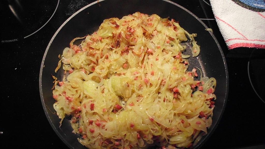 Zwiebeln und Speck