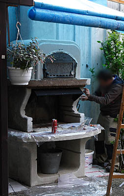 Gartengriller mit Backrohr bei der letzten Renovierung