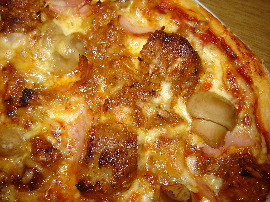 Pizza_Gulasch_02.jpg