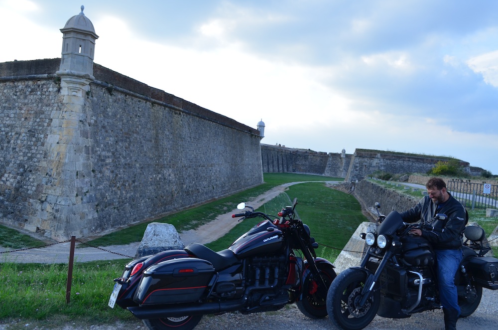 Mit Bojar an der Festung Sant Ferran