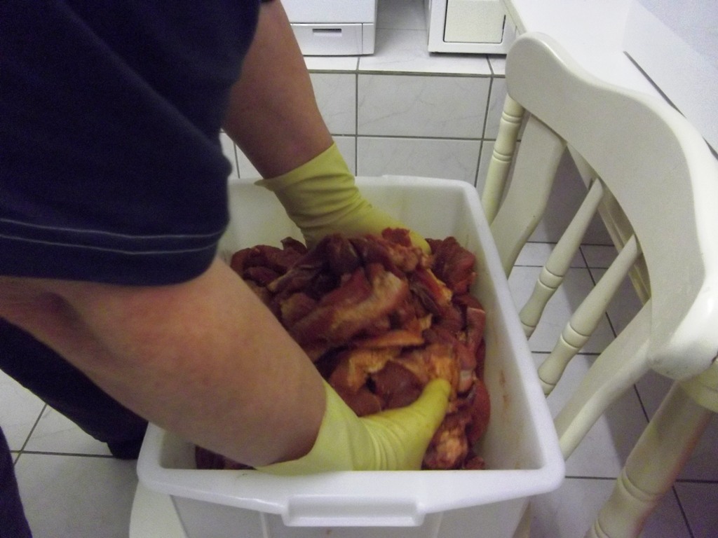 Vor dem Wolfen würzen und gut durchmengen