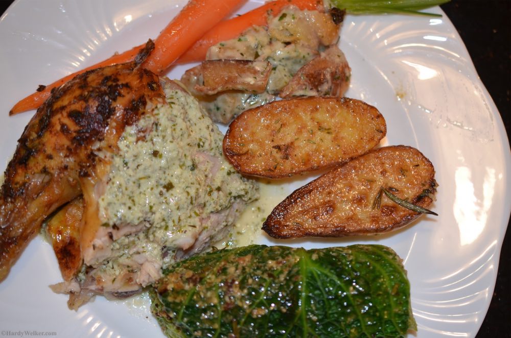 Ein Gefulltes Huhn mit  Merci Chef Kasen binden (4).jpg