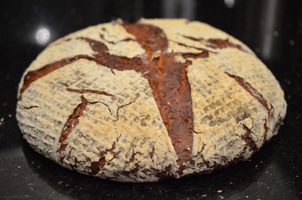 Kreuzerbrot mit 2x Sauerteig 3.jpg