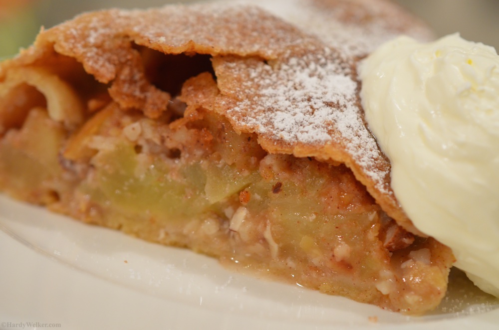 Apfelstrudel Tiroler Art1.jpg