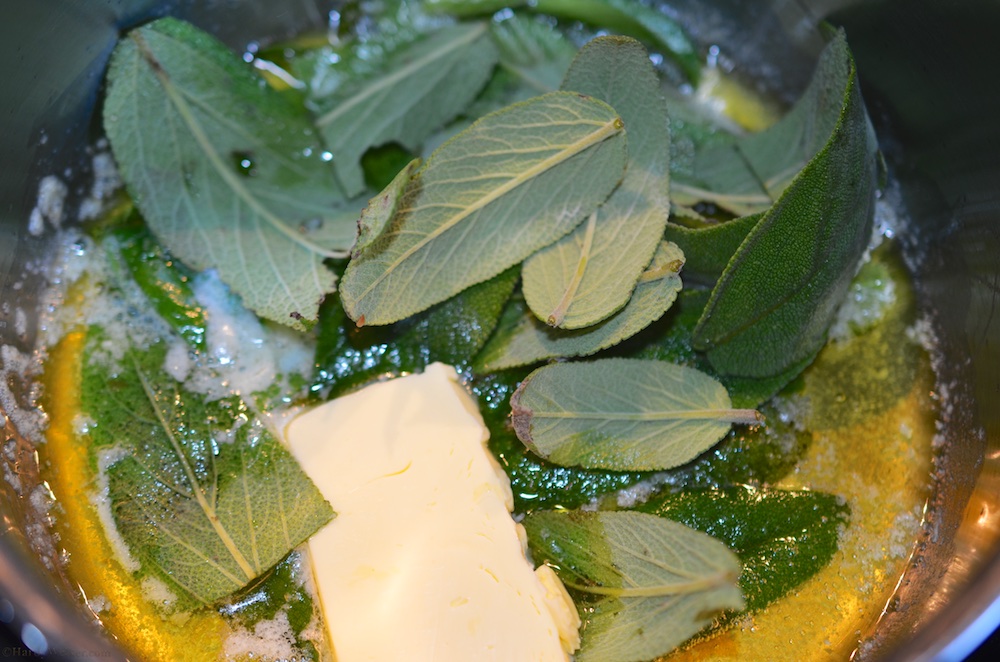 Ziegen-Ricotta-Ravioli mit Pilzgemüse und Salbeibutter (2).jpg