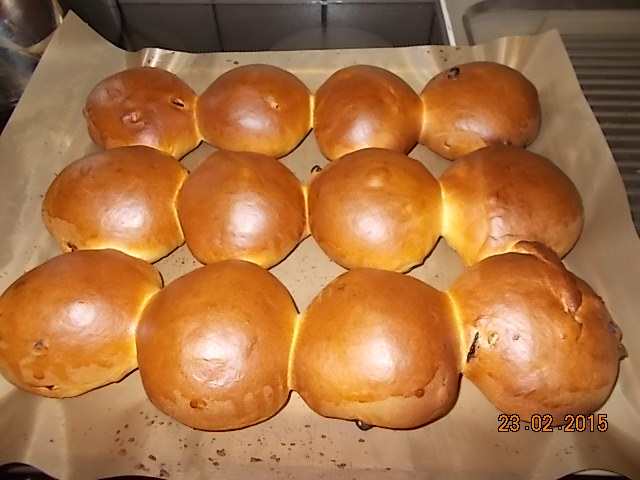 Rosinenbrötchen-002.JPG