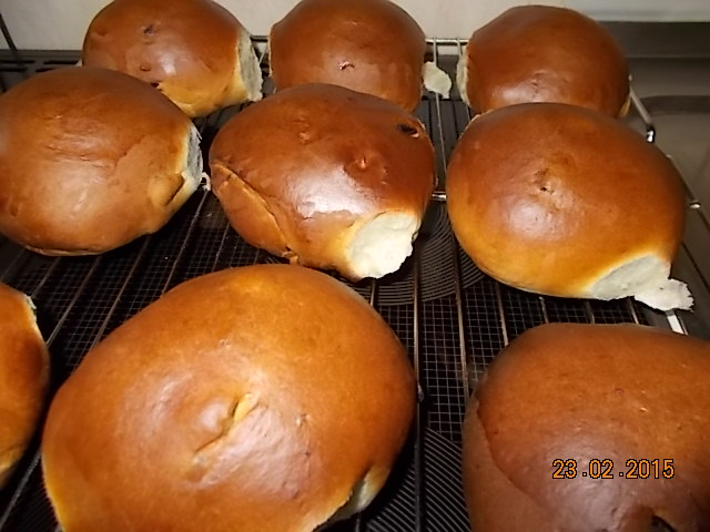 Rosinenbrötchen-003.JPG