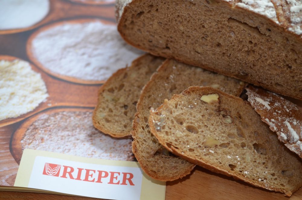 Nussbrot mit Rieper Mehl 2.jpg