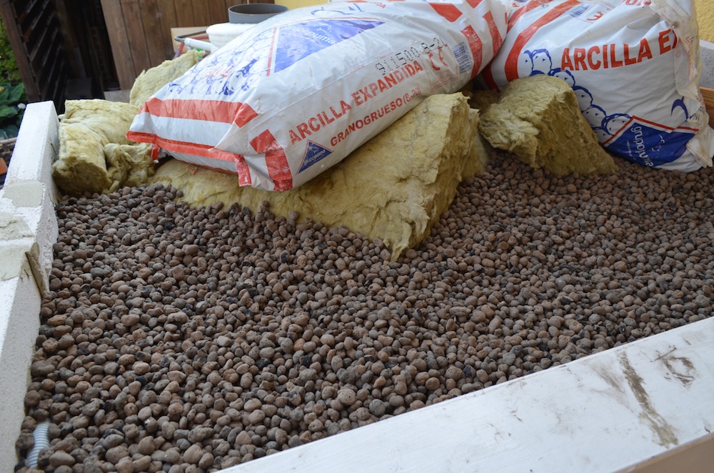 Steinbackofen Insulation 4.jpg