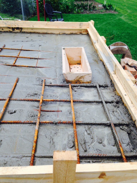 Betonieren der Zwischenplatte , Glutrutsche