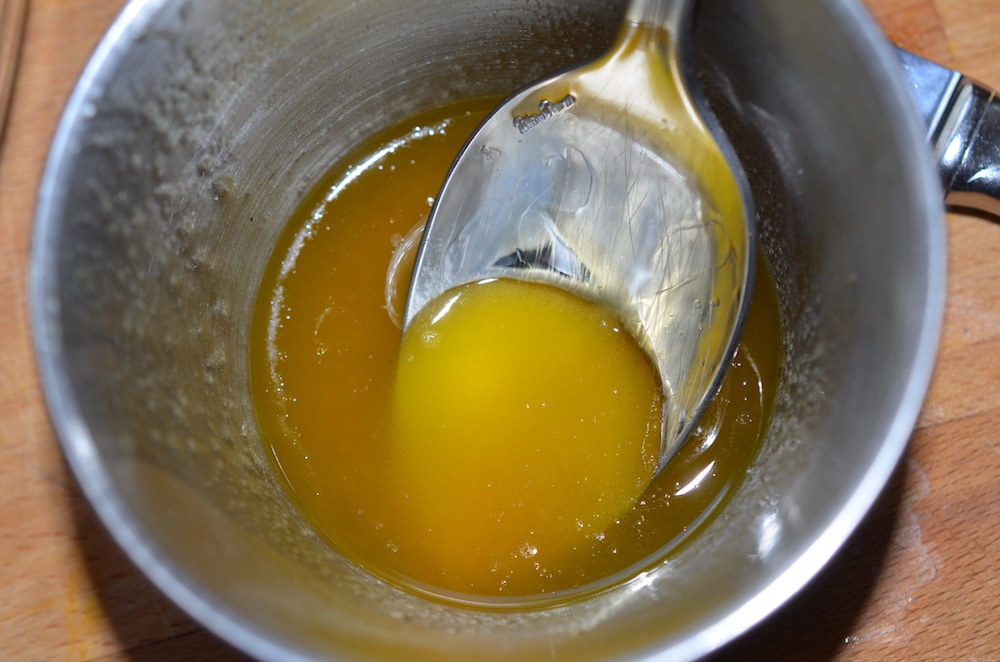 2 EL Zitronensaft, 2 EL Olivenöl, 1 EL Honig als Marinade