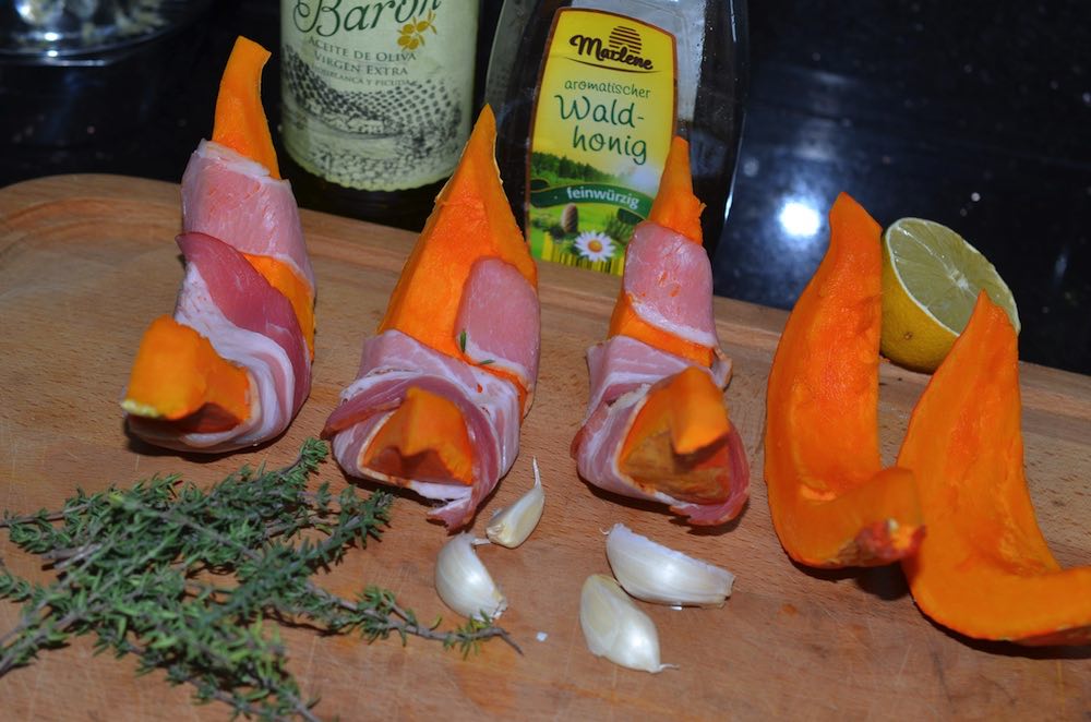 Die Zutaten, Schinkenspeckt, Knoblauch, Zitrone, Öl, Honig, Thymian
