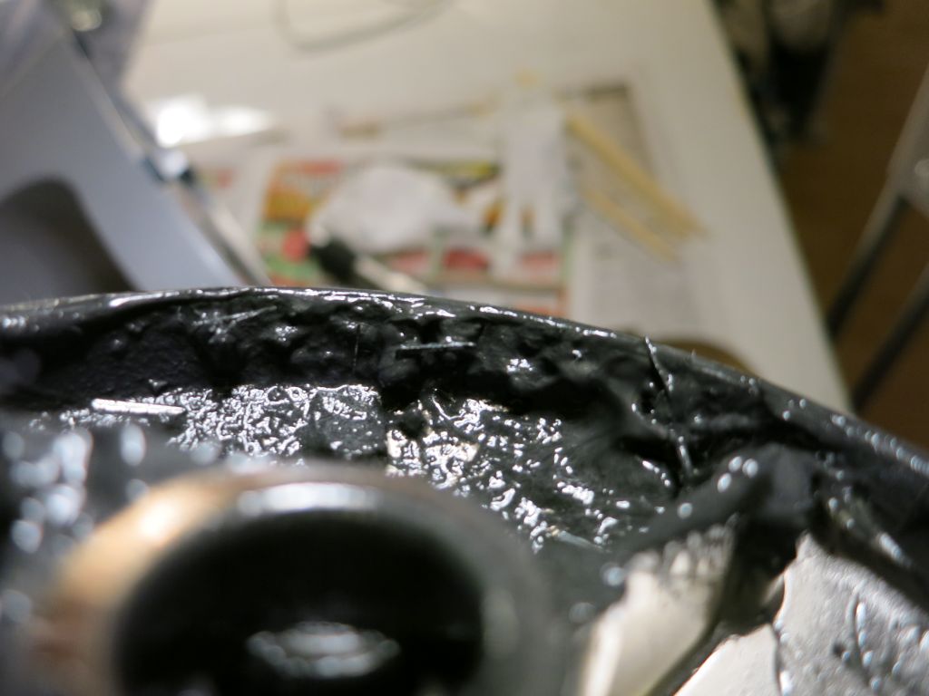 Metall vom geschliffener Getriebezahn Kenwood Major Titanium 1.jpg