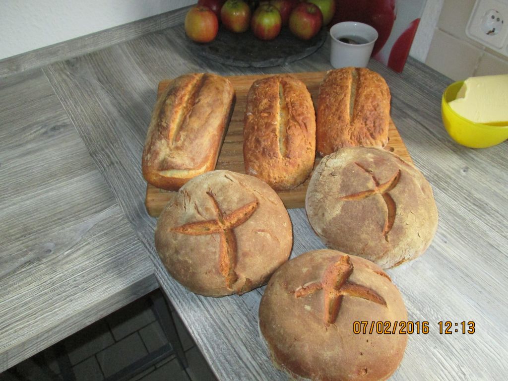 Sonntagsbrot 2016.jpg