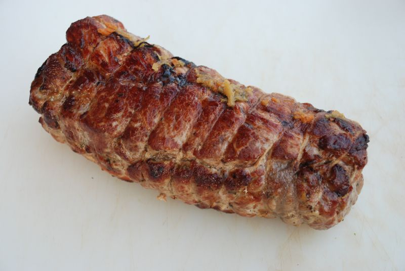 Der fertige Rollbraten nach ca 1,5 Stunden und Butter zart