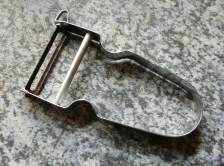10Gerät_Spargelschäler.JPG