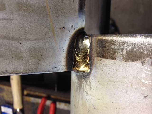 Knotenbleche verschweißt